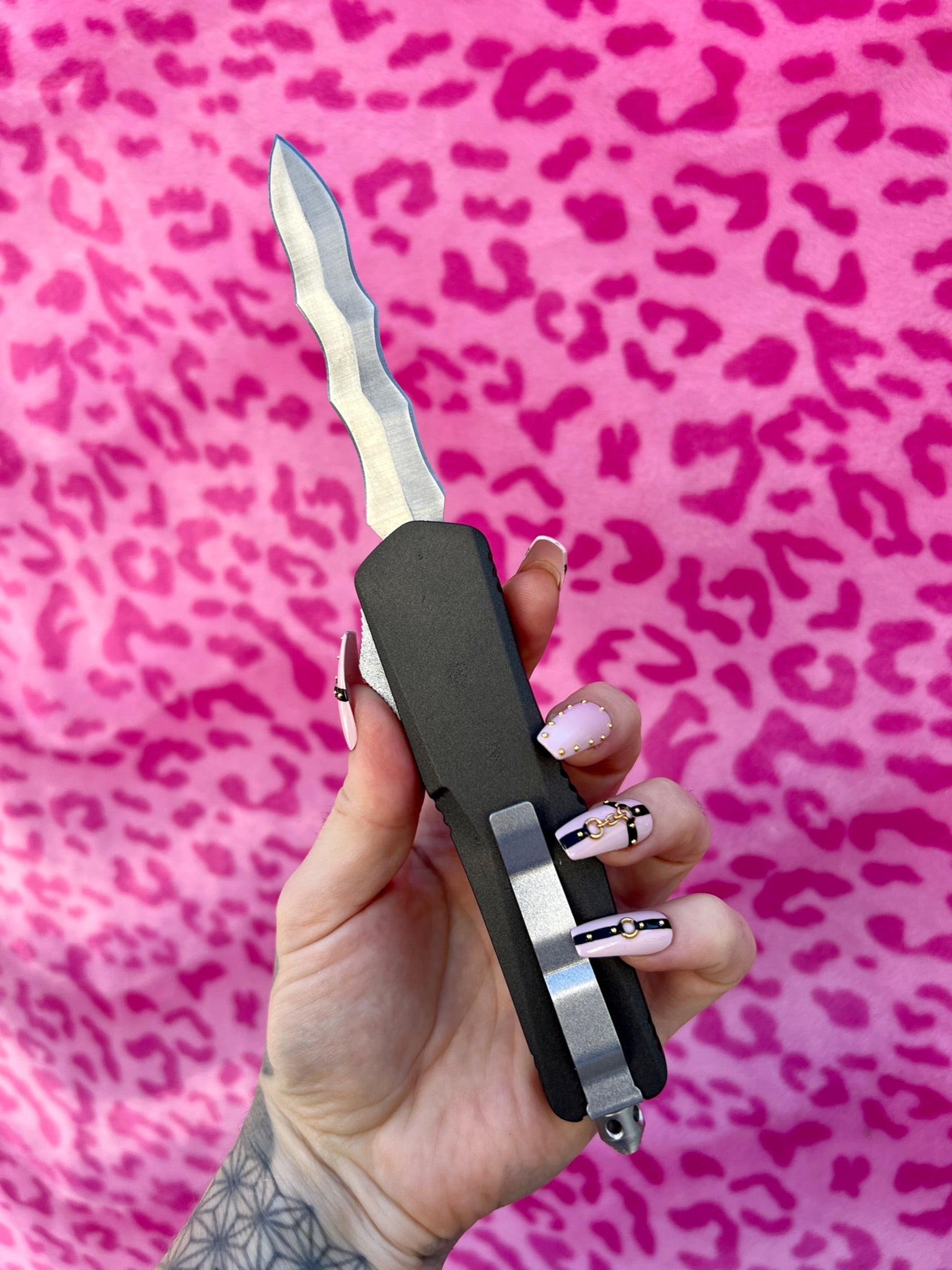 Ennata OTF Knuckle Knife – Blades For Babes